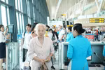 Người cao tuổi có thể mua vé ưu đãi trực tuyến trên website Vietnam Airlines từ ngày 6/6