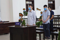 "Chống dịch như chống giặc", cớ sao xin giảm án cho giặc?
