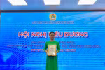 Hiệu trưởng Vũ Thị Phượng luôn tâm huyết, yêu nghề và làm tốt công tác dân vận