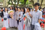 Cô hiệu trưởng dặn dò học sinh lớp 12: Hãy luôn vững vàng và biết cách chấp nhận