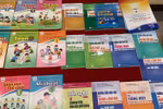 Học sinh lớp 1 chưa biết chữ, sao phải học 9 môn hơn 20 đầu sách?