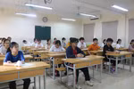 Hà Nội: 3 thí sinh mang điện thoại vào phòng thi trong buổi thi Ngoại ngữ