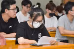 Tăng tỷ lệ xét tuyển bằng điểm thi sẽ đảm bảo "không HS nào bị bỏ lại phía sau"