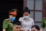 Cựu giáo viên nâng điểm ở Hòa Bình liên tục nói lời xin lỗi