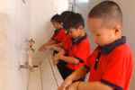 Hòa Bình xã hội hoá để xây nhà vệ sinh, công trình nước sạch cho trường học