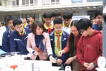 Học sinh Trung học cơ sở Thanh Xuân hào hứng tham gia Ngày hội STEAM