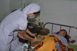 Công an triệu tập hai người xông vào trường đánh cô giáo thủng màng nhĩ
