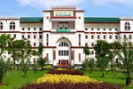 Lần đầu tiên nhà trường kiện sinh viên để đòi lại học bổng