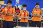 Học sinh hào hứng tham gia thư viện số và trải nghiệm STEM & Robotics