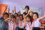 Quên bệnh ung thư, cô giáo gom tất cả thương yêu gieo chữ cho học sinh miền núi