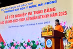 Ứng viên PGS Hoàng Thị Giang hướng dẫn 9 học viên sau đại học ở năm học cuối trước khi nộp hồ sơ