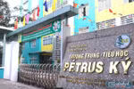 PH phản ánh con bị buộc rút hồ sơ khi đang chữa bệnh, Trường Pétrus Ký lên tiếng