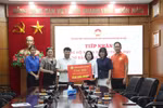 Đoàn Trường Cao đẳng Y tế Hà Nội đã trao tặng 250 triệu đồng ủng hộ tại trụ sở Ủy ban Mặt trận Tổ quốc Việt Nam thành phố Hà Nội. Ảnh: Website Nhà trường.