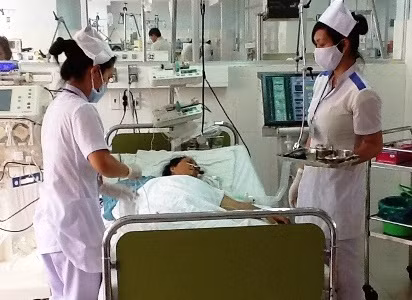 Bệnh nhân Phạm thị Thu được điều trị tích cực tại bệnh viện đa khoa tỉnh Khánh Hòa. Bệnh nhân Phạm thị Thu được điều trị tích cực tại bệnh viện đa khoa tỉnh Khánh Hòa.