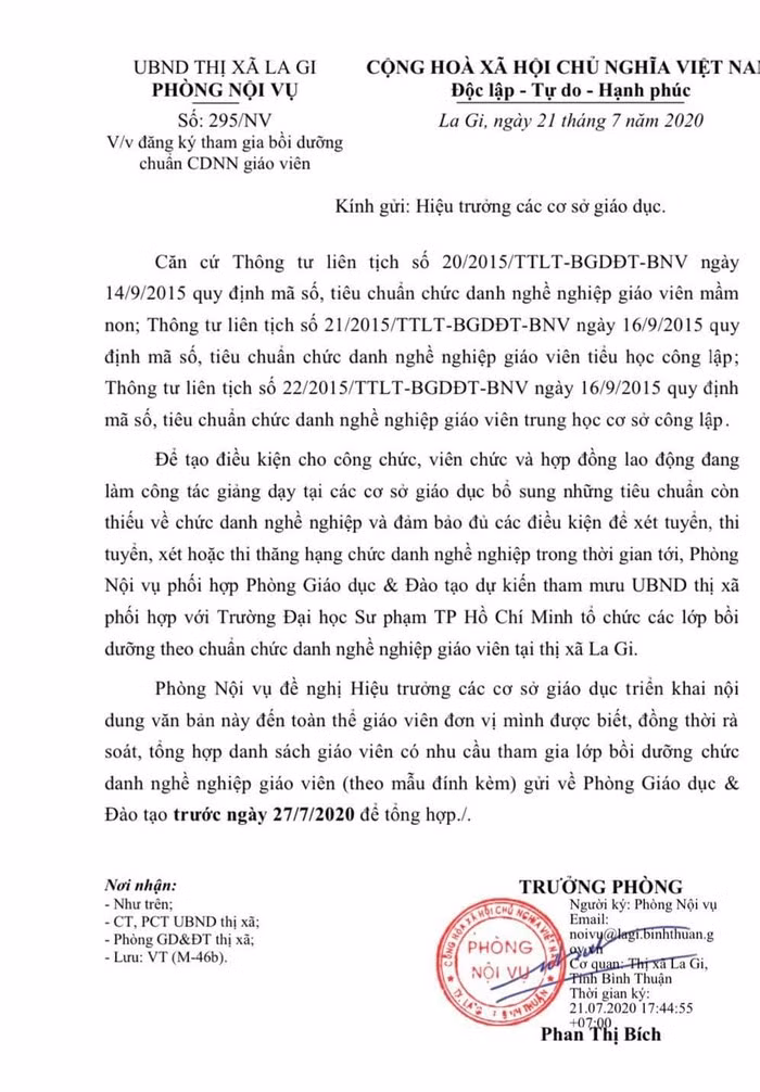 Công văn đăng ký bồi dưỡng chức danh nghề nghiệp của Phòng Nội vụ thị xã La Gi không yêu cầu giáo viên học để giữ hạng (Ảnh tác giả). Công văn đăng ký bồi dưỡng chức danh nghề nghiệp của Phòng Nội vụ thị xã La Gi không yêu cầu giáo viên học để giữ hạng (Ảnh tác giả).