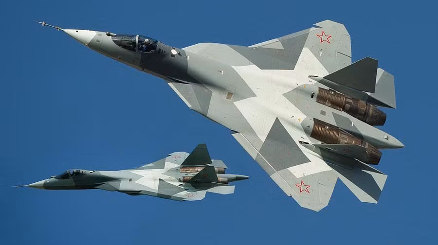 Một tháng sau đó, T-50-2 đã được chuyển đến Zhukovsky, và vào giữa tháng 8 nó đã thực hiện chuyến bay thử nghiệm đầu tiên tại đây. Một tháng sau đó, T-50-2 đã được chuyển đến Zhukovsky, và vào giữa tháng 8 nó đã thực hiện chuyến bay thử nghiệm đầu tiên tại đây.