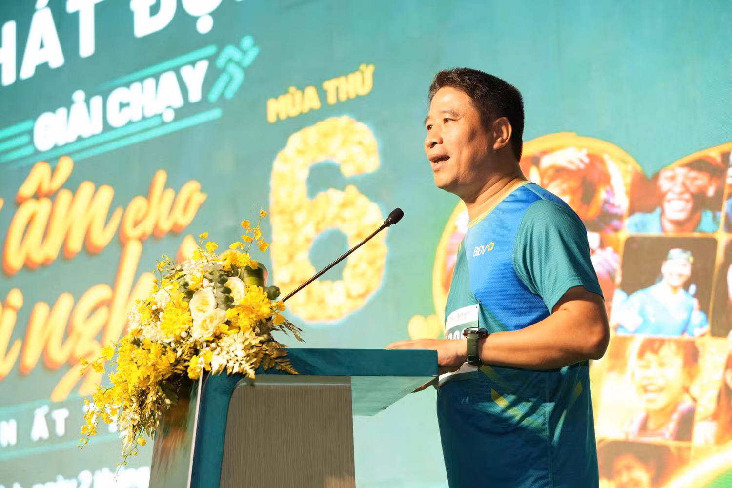 Anh 1. Ông Trần Phương, Phó Tổng Giám đốc, Chủ tịch Công đoàn BIDV, Trưởng Ban Tổ chức Giải chạy phát biểu khai mạc.jpg