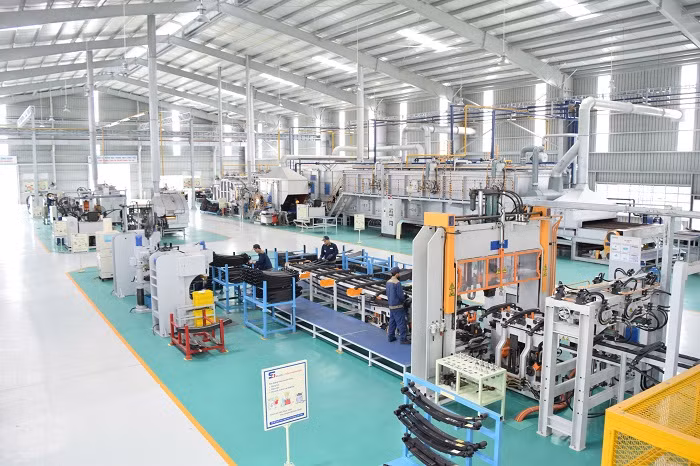 Dây chuyền sản xuất tại Nhà máy Nhíp.