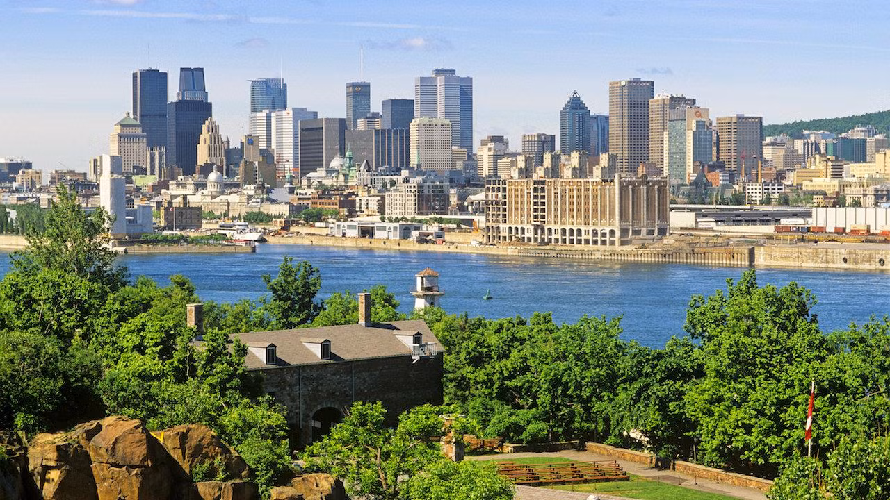 Thành phố có cuộc sống yên bình, thân thiện với môi trường đa văn hoá bậc nhất tại Canada. Ảnh: Getty Images