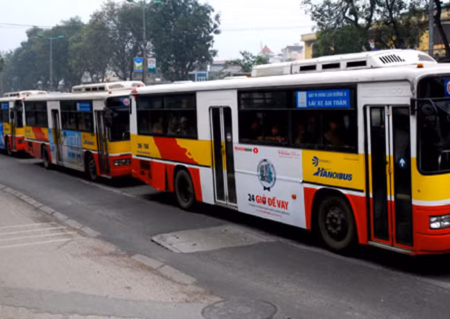 Khuyến khích mọi người sử dụng phuơng tiện giao thông công cộng Khuyến khích mọi người sử dụng phuơng tiện giao thông công cộng