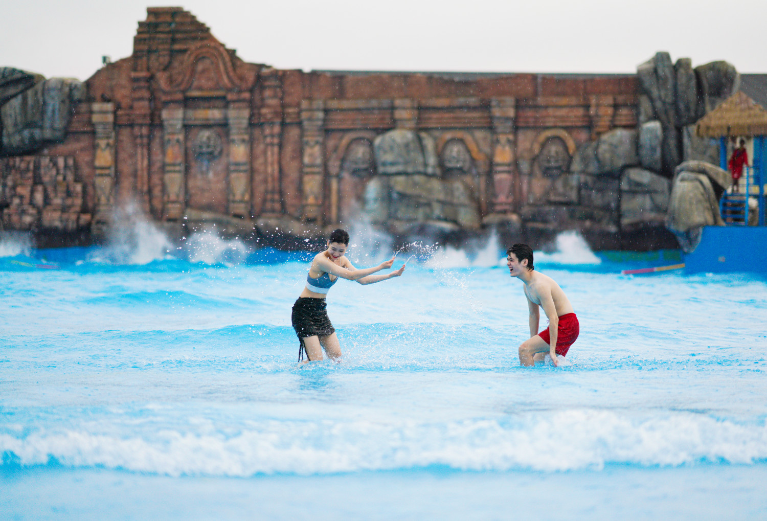 Công viên nước Typhoon Water Park “giải cơn khát” của nắng hè miền Bắc