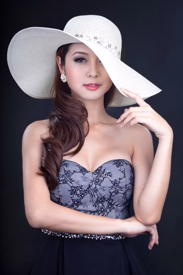 Được khán giả và người hâm mộ phong tặng danh xưng “đóa hồng trắng tinh khôi”, theo Jennifer, đó là một lời khen mà thực sự cô phải cảm ơn mọi người rất nhiều.