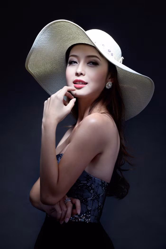 Tuy nhiên, như Jennifer nói: “Tôi vẫn chưa hài lòng lắm với tên gọi này. Hoa hồng đẹp, nhưng vẻ đẹp đó chỉ tồn tại được một thời gian ngắn rồi mau chóng tàn phai. Còn tôi, lại thực sự mong muốn mình để lại trong lòng khán giả một cái gì đó sâu sắc, lâu bền hơn là vẻ đẹp bên ngoài".