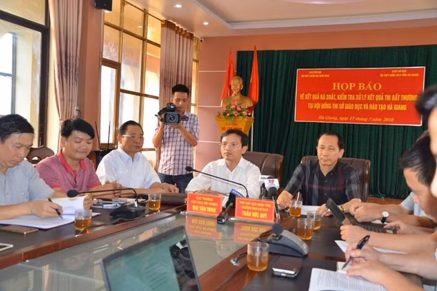 Vụ gian lận điểm thi 2018 ngành Giáo dục càng để lâu, càng tổn hại uy tín ảnh 2 Vụ gian lận điểm thi 2018 ngành Giáo dục càng để lâu, càng tổn hại uy tín ảnh 2