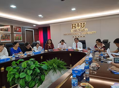 Lãnh đạo Trường Đại học quốc tế Hồng Bàng công bố phương án tuyển sinh năm 2019 (ảnh: P.L) Lãnh đạo Trường Đại học quốc tế Hồng Bàng công bố phương án tuyển sinh năm 2019 (ảnh: P.L)