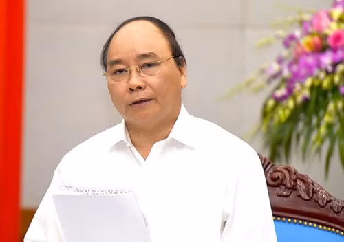 Thủ tướng Nguyễn Xuân Phúc yêu cầu không tăng giá bán lẻ điện trong năm 2016, không thành lập quỹ bình ổn giá điện và không tăng phí BOT / ảnh Cổng thông tin điện tử Chính phủ