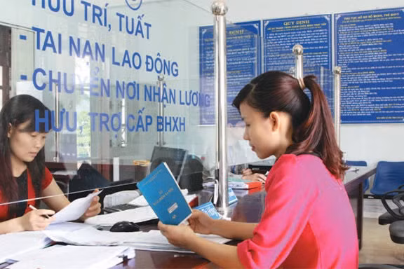 Bảo hiểm xã hội Việt Nam yêu cầu đảm bảo quyền lợi chính đáng của người dân. Bảo hiểm xã hội Việt Nam yêu cầu đảm bảo quyền lợi chính đáng của người dân.