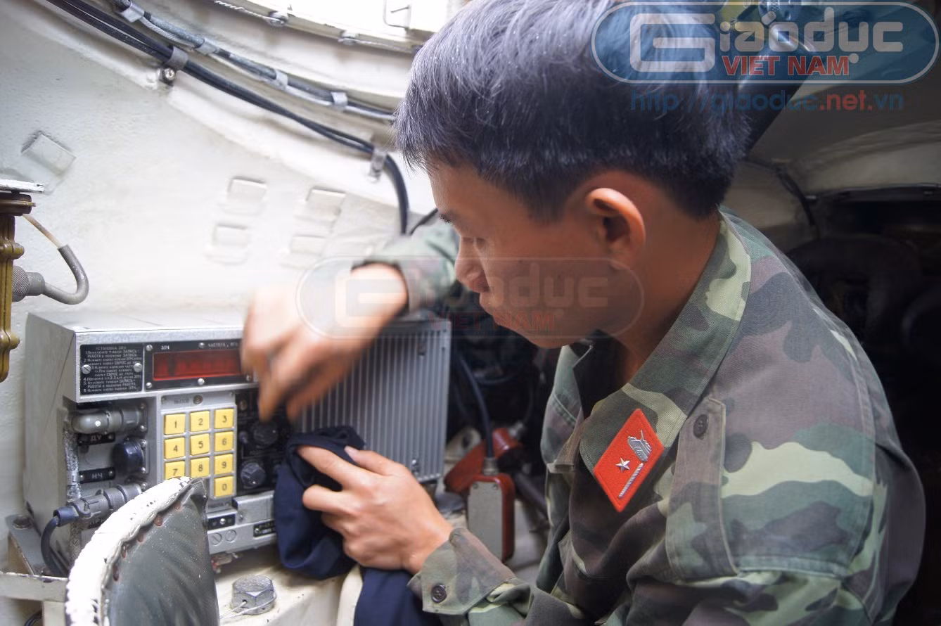 Bảo quản khí tài trong xe