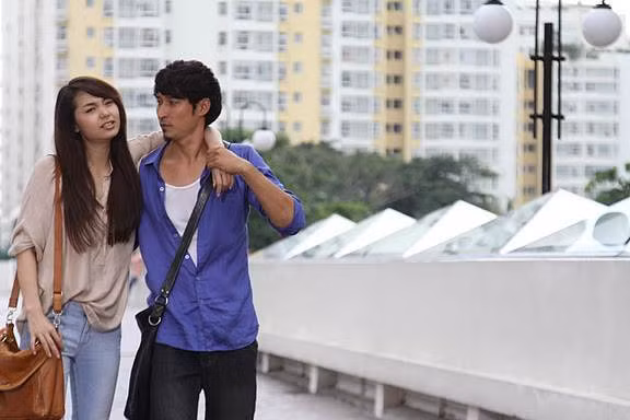 Phim với nhiều chi tiết hài hước, dễ thương nhưng không kém những cảnh lãng mạn, Lệ phí tình yêu sẽ ra rạp vào ngày 20/01/2012.