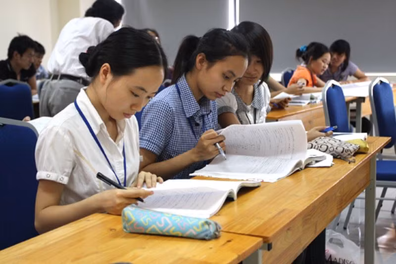 Hiệu trưởng Kinh tế quốc dân nêu khó khăn khi thực hiện tự chủ đại học ảnh 2