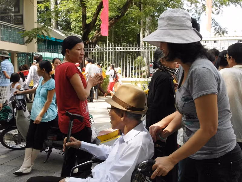 Có cả những cựu chiến binh, đến đây để tìm về quá khứ…