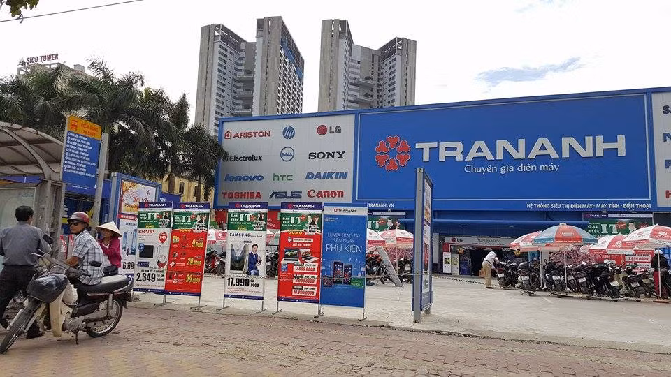 Đại siêu thị được mọc lên trên chính công trình xây dựng sai phép. Ảnh Hải Ninh Đại siêu thị được mọc lên trên chính công trình xây dựng sai phép. Ảnh Hải Ninh