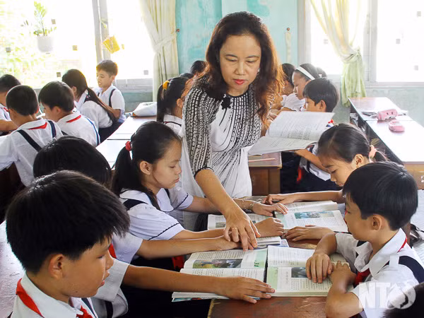 Thông tư 22 vẫn khiến giáo viên quay cuồng với sổ sách ảnh 2
