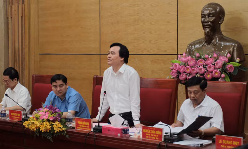 Bộ trưởng Phùng Xuân Nhạ: Bộ vẫn tiếp tục thực hiện mô hình trường học mới -VNEN ảnh 1