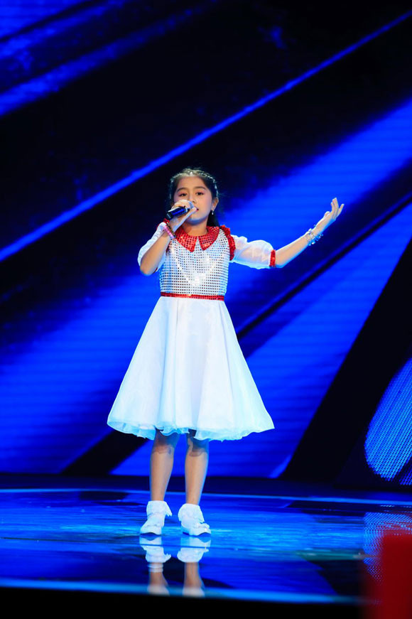 Nhã Thy đáng yêu trên sân khấu The Voice Kids Nhã Thy đáng yêu trên sân khấu The Voice Kids