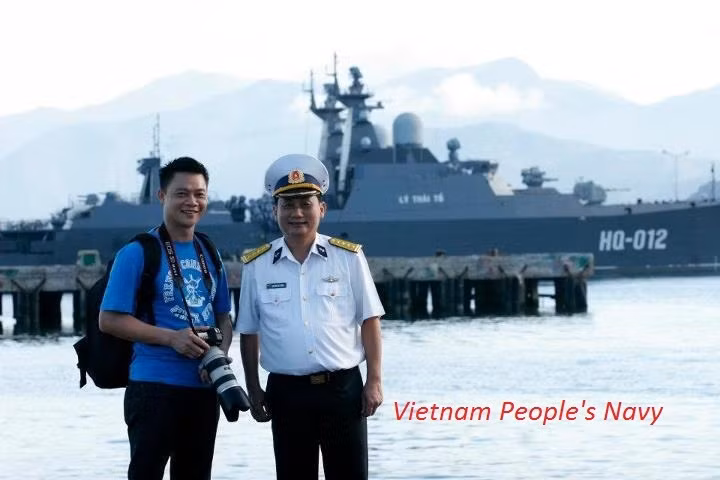 Không chỉ Việt Nam, Iran, Ấn Độ và nhiều nước khác rất quan tâm đến tàu Cheetah - 3.9 do Nga nghiên cứu, chế tạo (trong ảnh là MC chương trình Chúng tôi là chiến sỹ của VTV3)