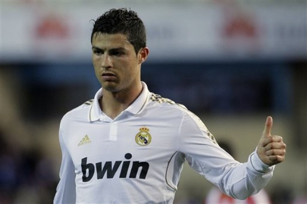 Ronaldo lập một cú hat-trick. Ronaldo lập một cú hat-trick.