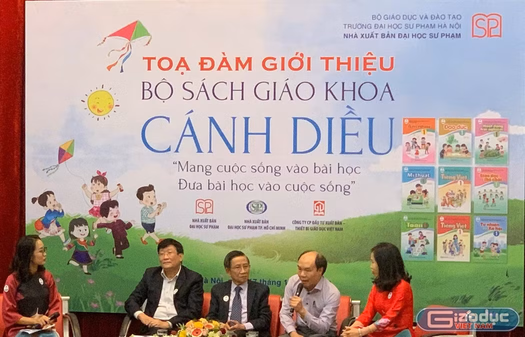 Chương trình, sách giáo khoa mới có giảm tải cho giáo viên và học sinh? ảnh 3 Chương trình, sách giáo khoa mới có giảm tải cho giáo viên và học sinh? ảnh 3