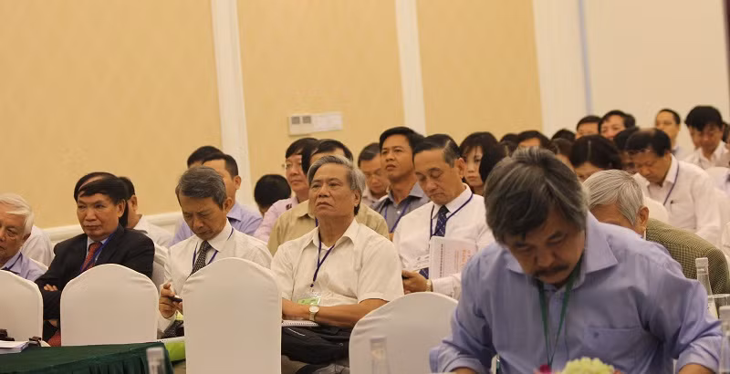 Các đại biểu tham dự hội thảo "Cuộc cách mạng công nghiệp 4.0 và giáo dục" (Ảnh: Thùy Linh) Các đại biểu tham dự hội thảo "Cuộc cách mạng công nghiệp 4.0 và giáo dục" (Ảnh: Thùy Linh)