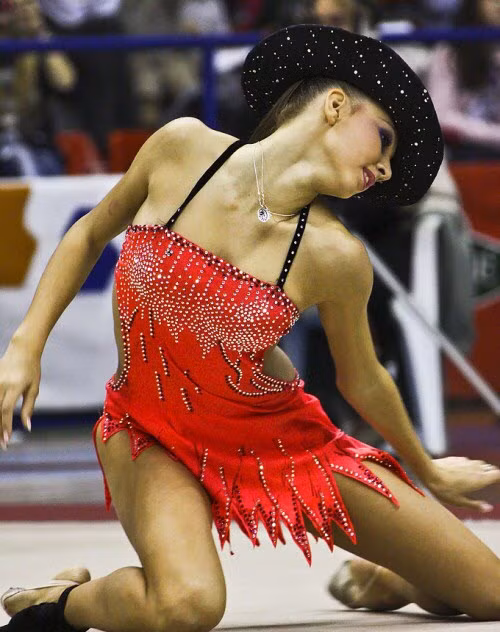 Daria Dmitrieva lần đầu tiên được thi đấu quốc tế từ năm 2009. Daria Dmitrieva lần đầu tiên được thi đấu quốc tế từ năm 2009.