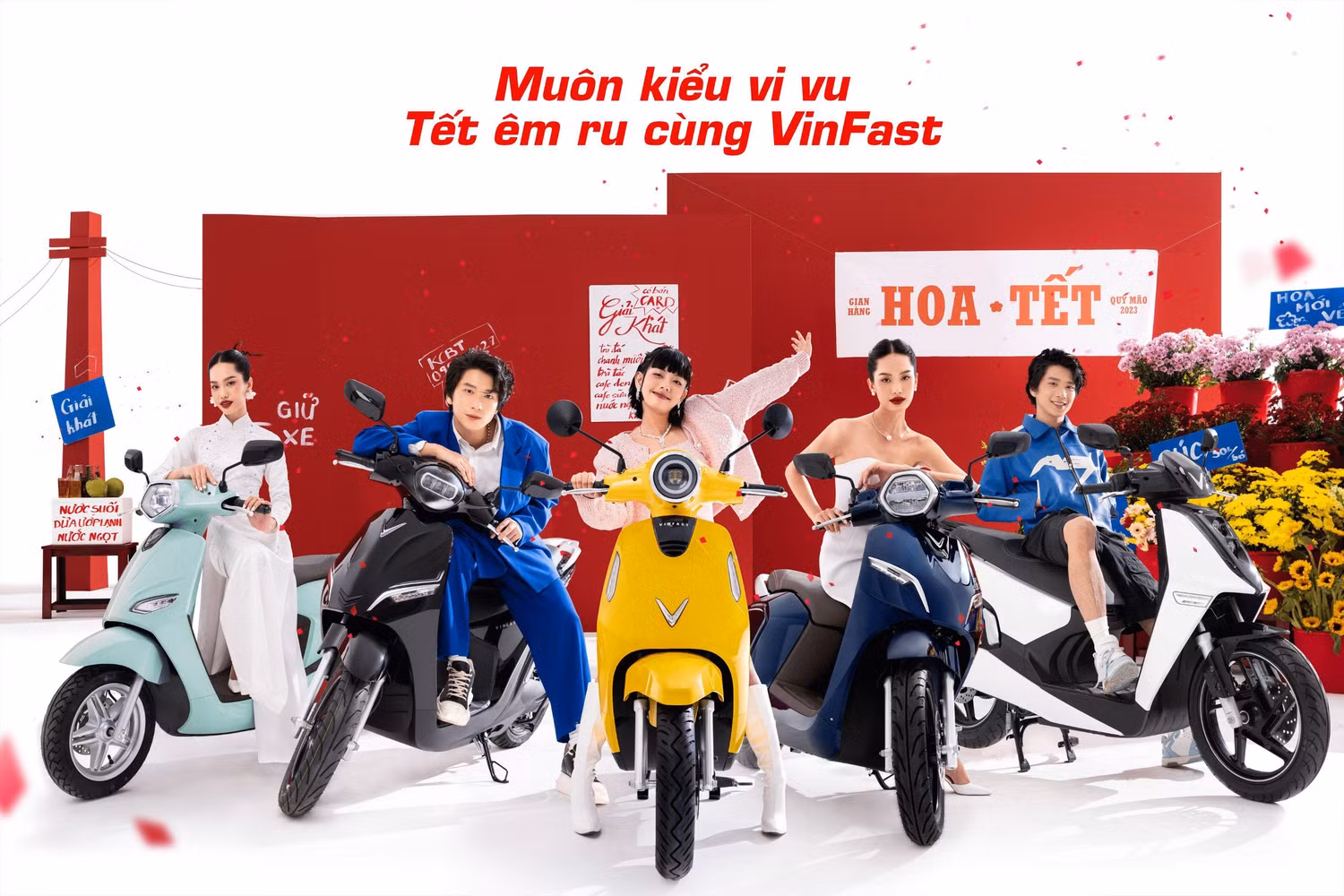 Các khách hàng mua xe máy điện VinFast còn có cơ hội sở hữu nhiều phần quà hấp dẫn khác.