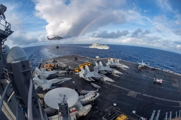 Tàu sân bay tấn công USS Carl Vinson, ảnh: Military.com.