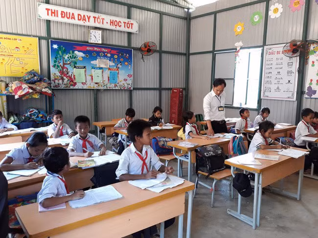Biên chế ngành giáo dục ngày càng phình to, tiền đâu mà nâng lương? ảnh 2