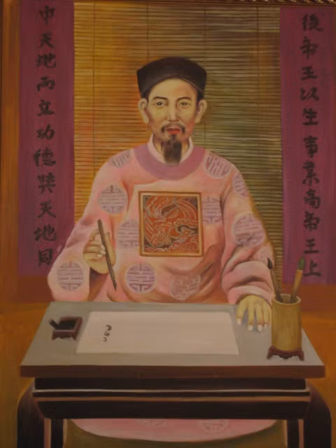 Thày Chu Văn An từng thi đỗ Thái học sinh (tiến sĩ) nhưng không ra làm quan mà mở trường dạy học ở quê nhà. Ông nổi tiếng có học vấn sâu rộng, tư cách thanh cao, sửa mình trong sạch, giữ gìn tiết tháo, không cầu danh lợi, danh tiếng lan xa, học trò theo học rất đông. Thày Chu Văn An từng thi đỗ Thái học sinh (tiến sĩ) nhưng không ra làm quan mà mở trường dạy học ở quê nhà. Ông nổi tiếng có học vấn sâu rộng, tư cách thanh cao, sửa mình trong sạch, giữ gìn tiết tháo, không cầu danh lợi, danh tiếng lan xa, học trò theo học rất đông.