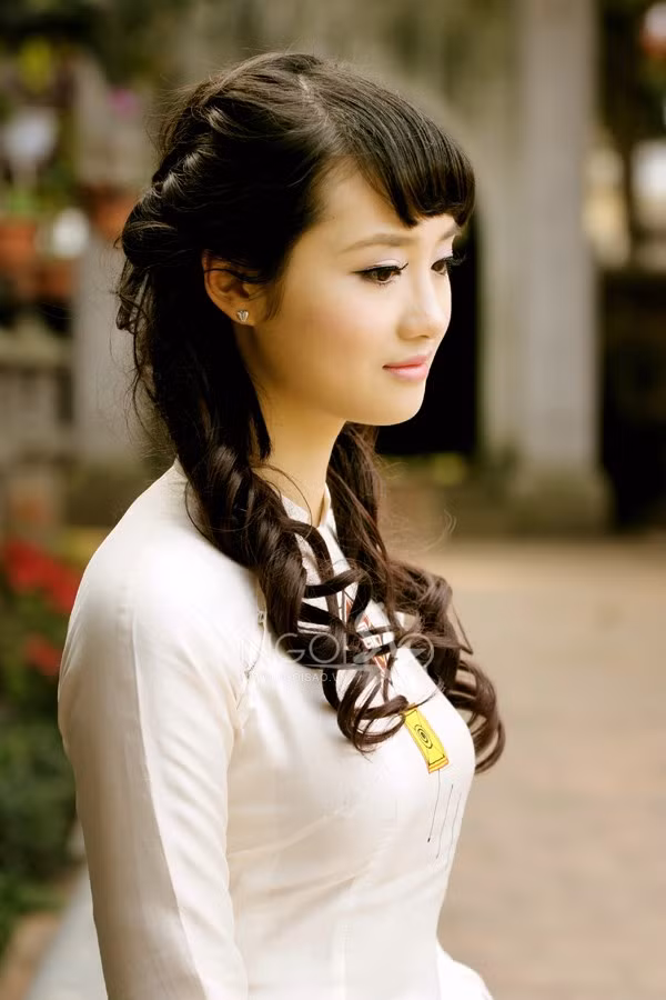 Chử Hoàng Anh - Sinh viên Học viện Ngoại giao. >> HOA KHÔI CÁC TRƯỜNG ĐẠI HỌC >> NGÔI SAO HỌC ĐƯỜNG
