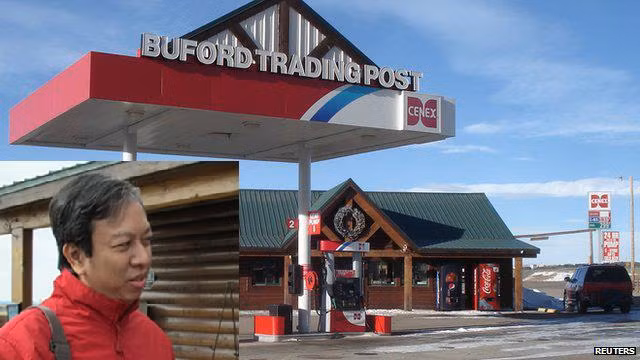 Buford nằm ở độ cao 2400m so với mực nước biển, có dân số là 01 người trước khi diễn ra cuộc đấu giá. Buford nằm ở độ cao 2400m so với mực nước biển, có dân số là 01 người trước khi diễn ra cuộc đấu giá.